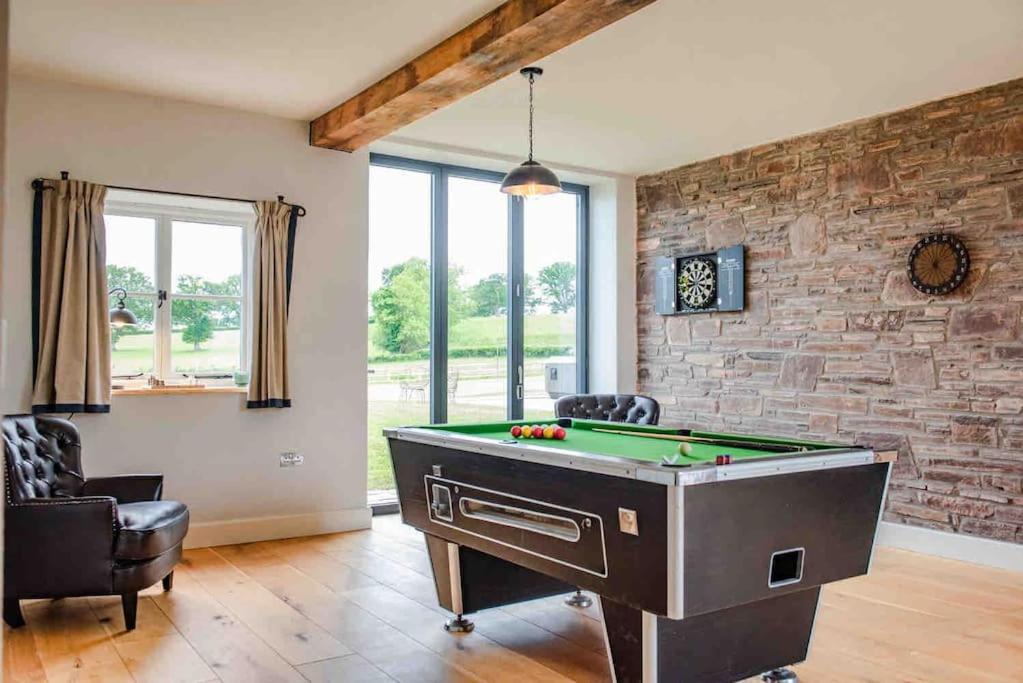 Coed Farm-Hot Tub-Sleeps 12-Near Brecon Villa Ngoại thất bức ảnh